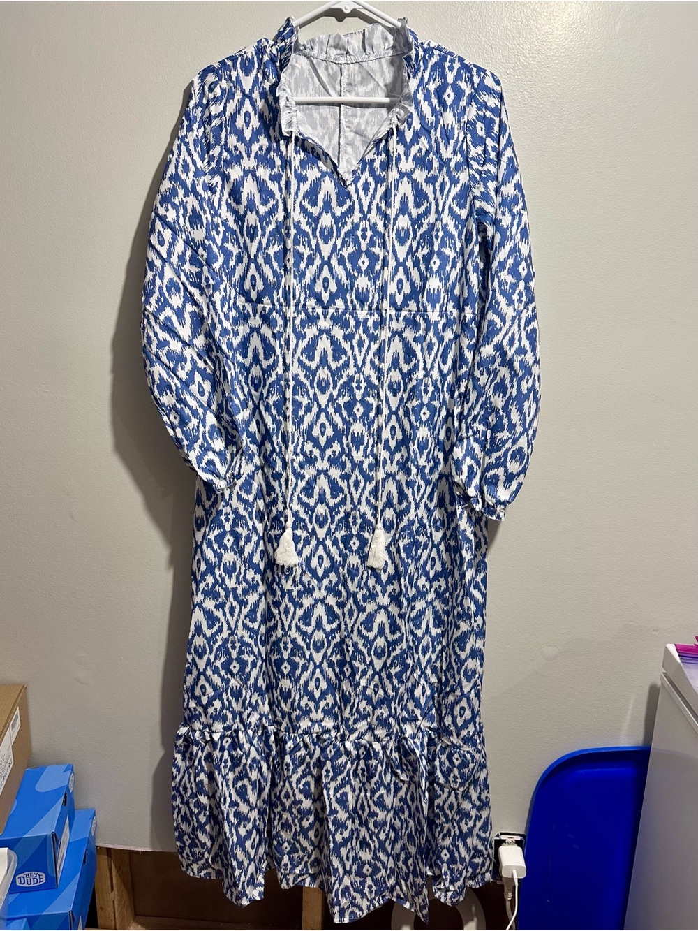 Blue & White Maxi Dress with Tie Neck Size L (1414)